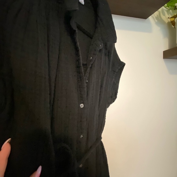 Old Navy Crinkle gauze midi shirt dress. Petite med. - Picture 2 of 2